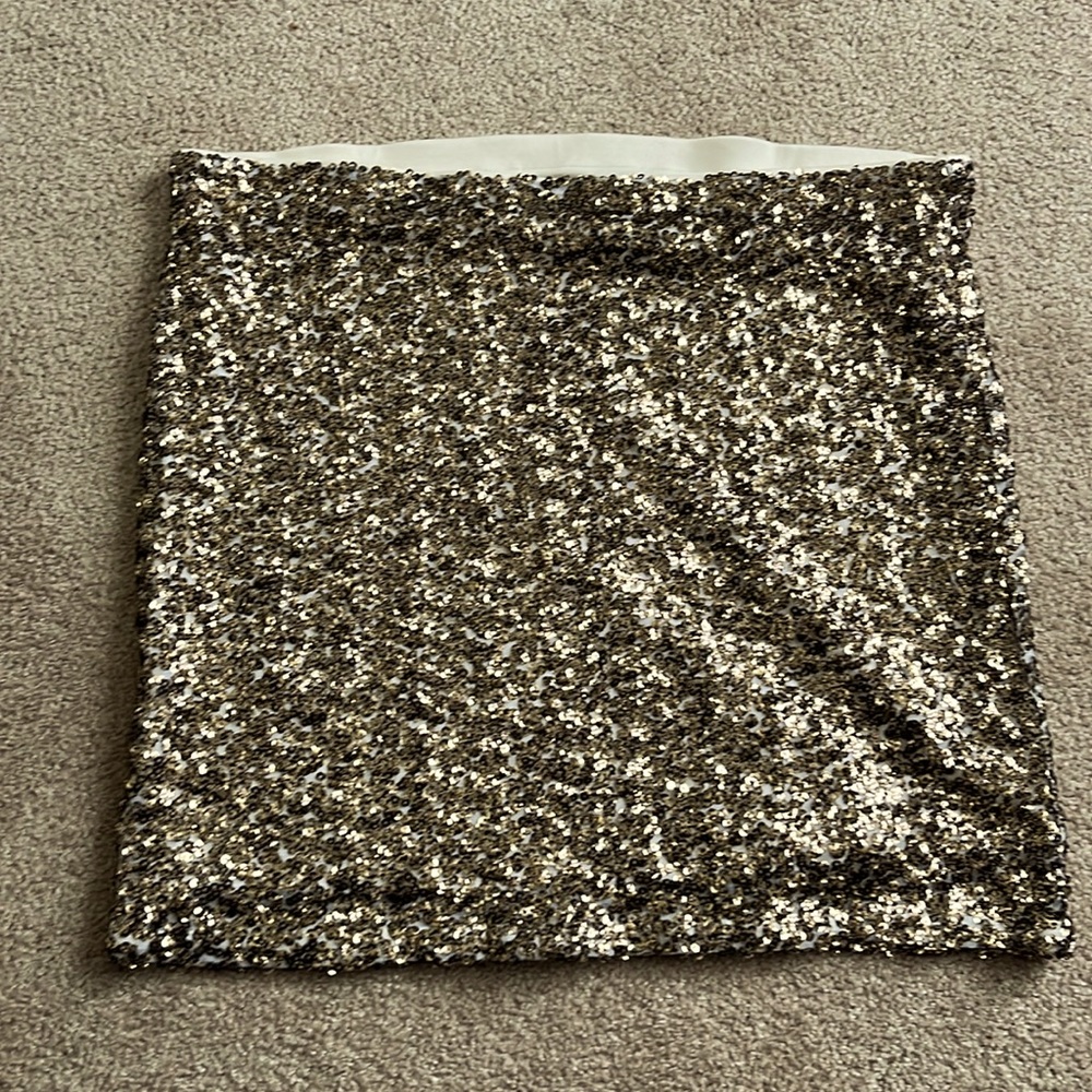 Gold sequins Mini skirt. Stretchy. And comfy